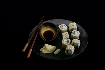 SUSHI / SPECIAL ROLL - OUT SIDE